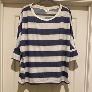 Jordann women’s medium top